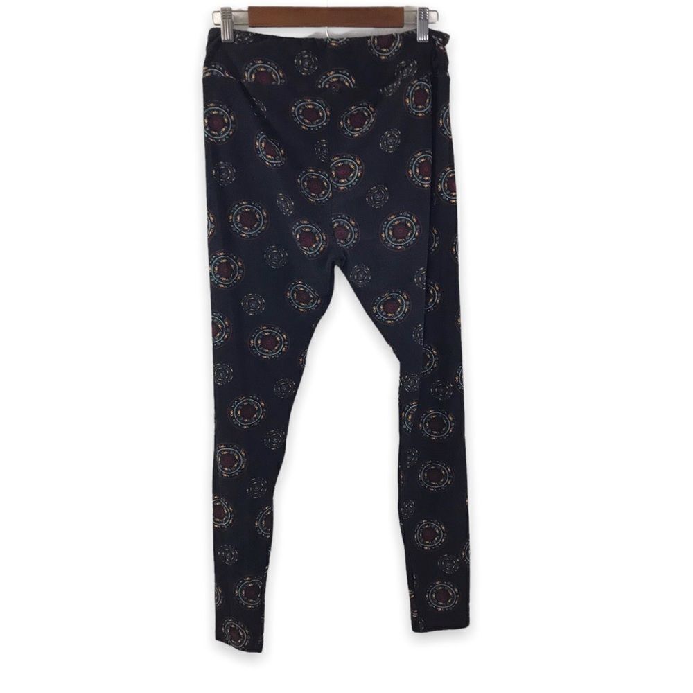 ‎LuLaRoe medallion print leggings